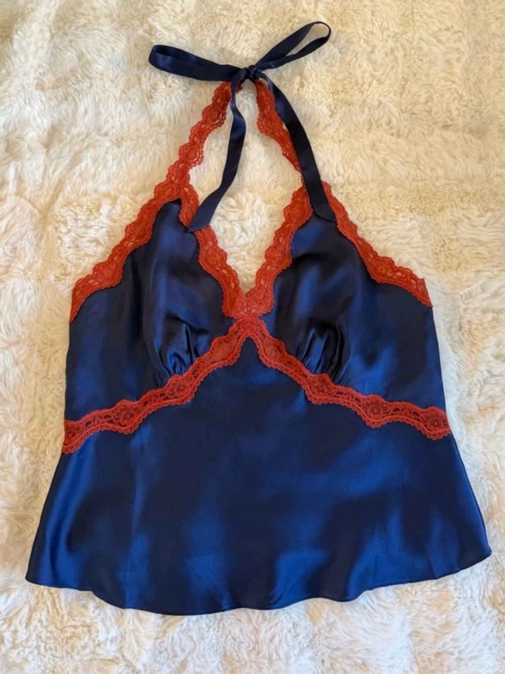 Reformation Monica Silk Top In navy, NEW WITHOUT TAGS, NEVER WORN, NO FLAWS. - Picture 3 of 5